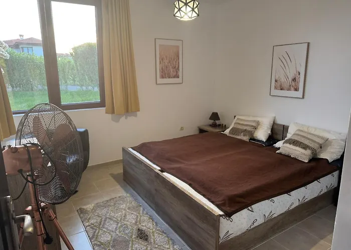 Rada, Bay View Kosharitsa